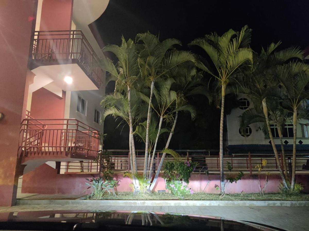Ashiana Oceanside Apartment Flic-en-Flacq Exterior foto